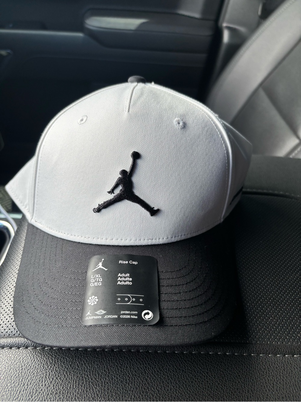 Jordan Golf White and Black Jumpman Snapback Cap. Brand new with tags